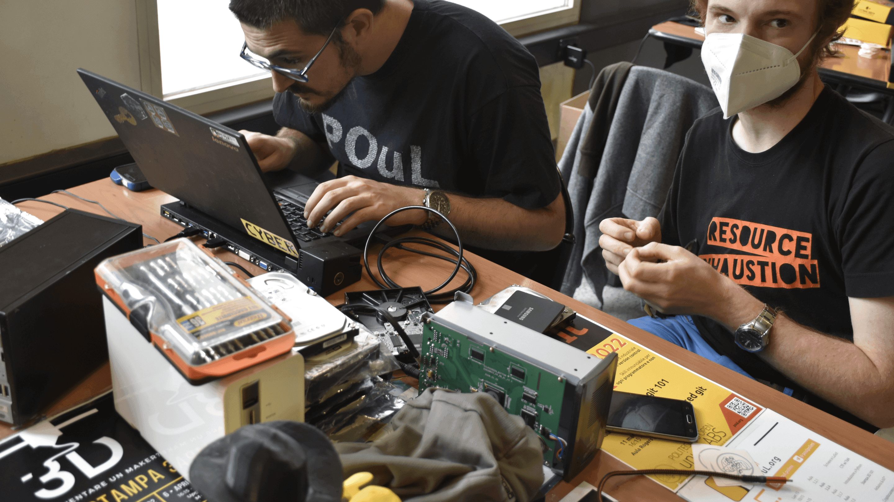 Laptop repair kit and service workbench